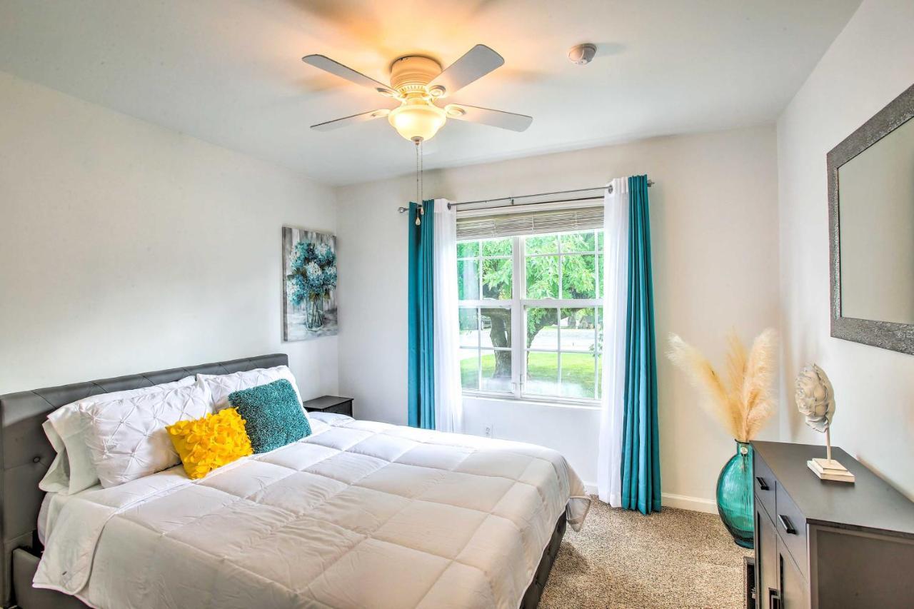 Vila Charming Springfield Escape With Furnished Deck Exteriér fotografie